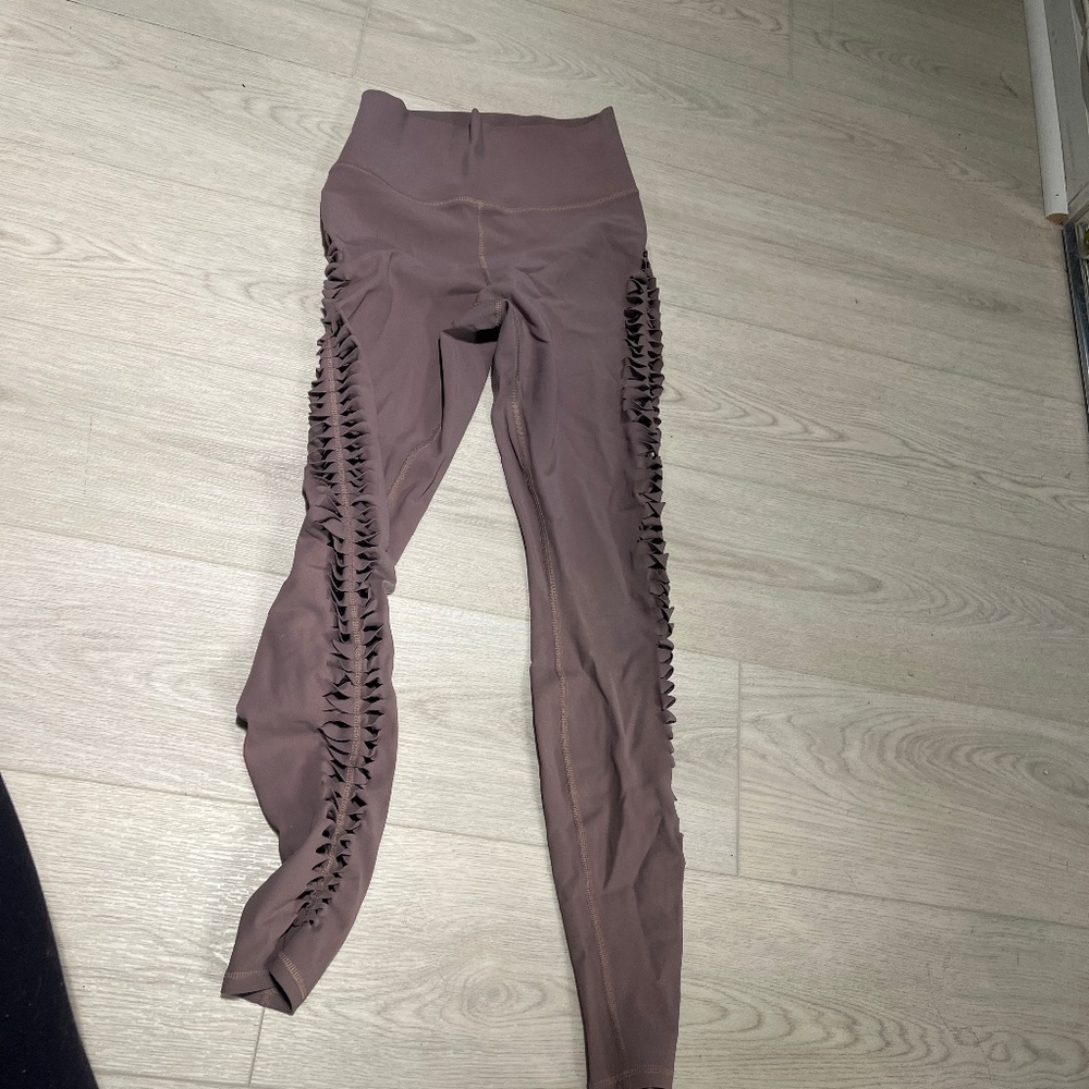 Alo yoga ripped pink pants
